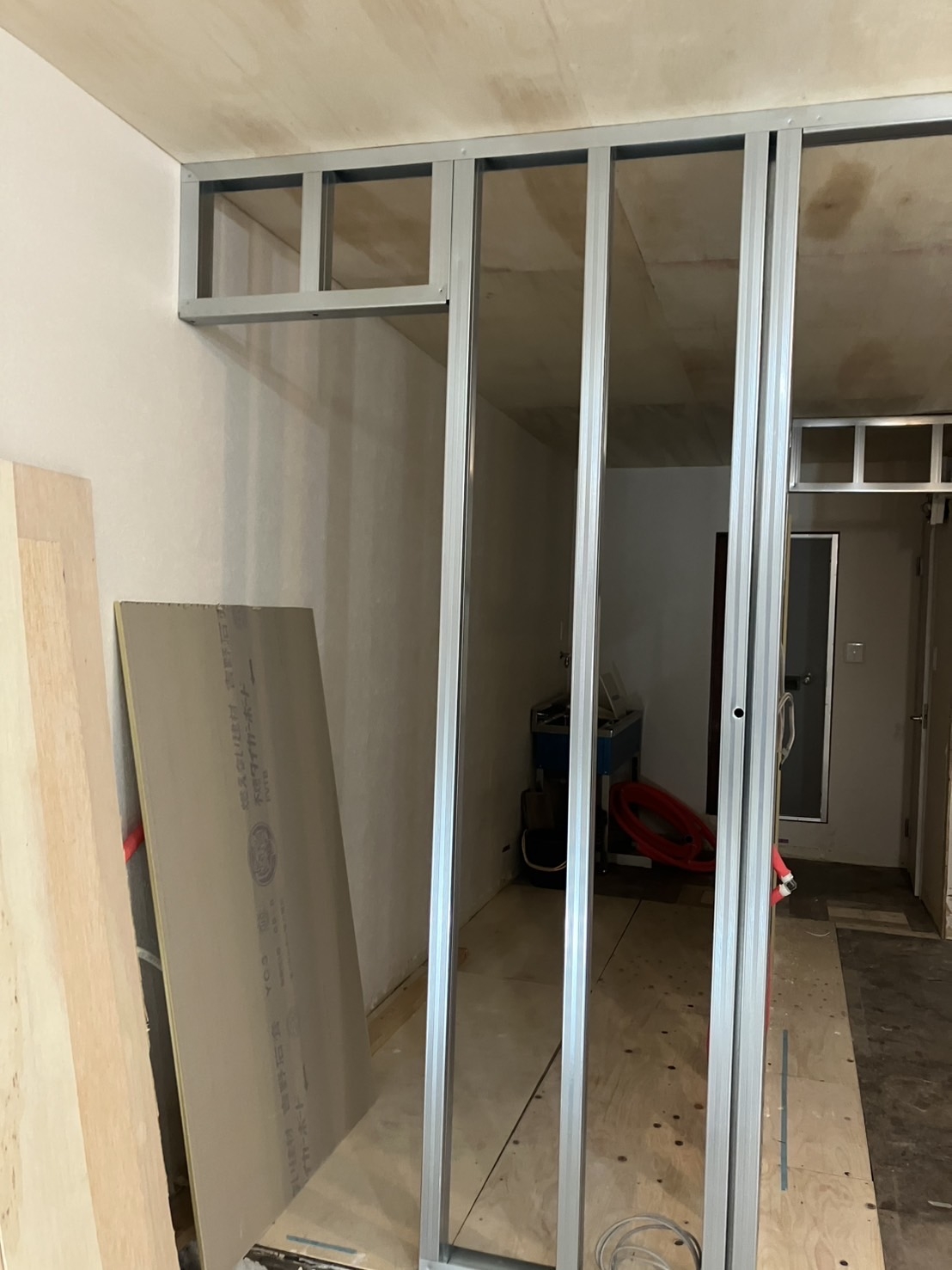 内装工事進捗、順調です