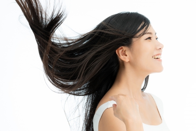 「何歳までロングヘアでいける？」美容師が答える大人女性の髪の長さ問題