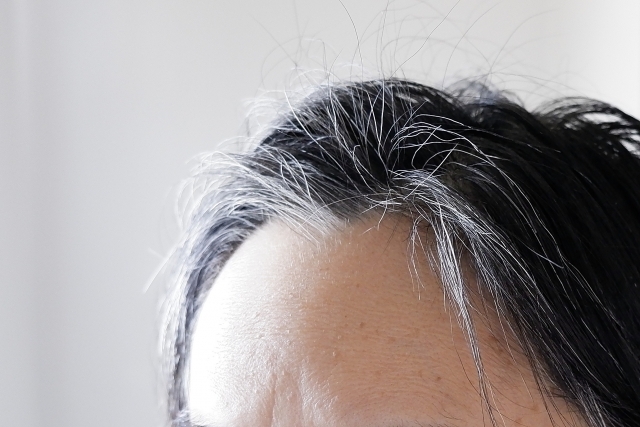 髪のボリュームが減ってきた？40代から始める"ふんわり根元ケア"